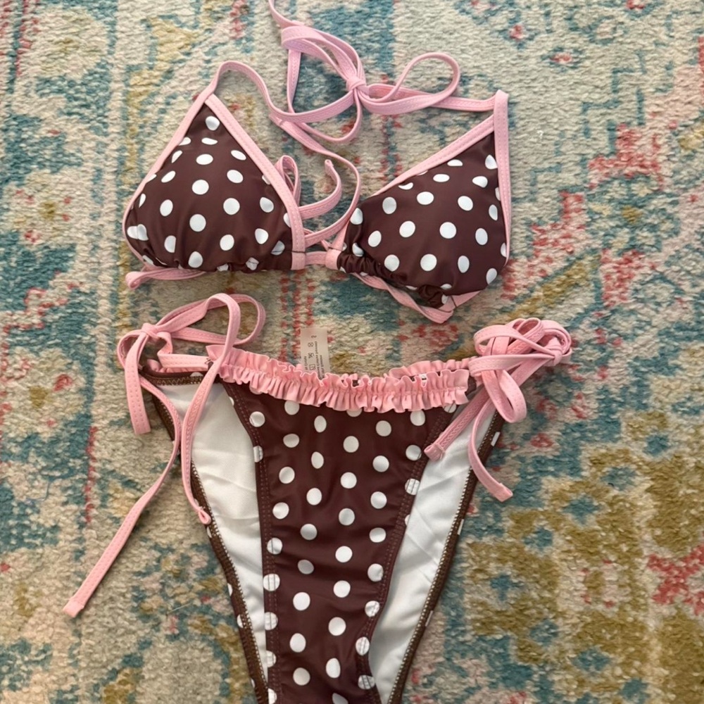 swimsuit - Picture 2 of 4